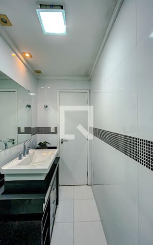 Apartamento à venda com 83m², 3 quartos e 1 vagaBanheiro