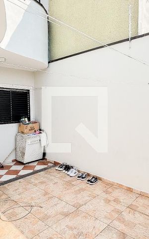 Casa à venda com 279m², 3 quartos e 4 vagas Casa à venda com 279m², 3 quartos e 4 vagasÁrea de Serviço - Quintal