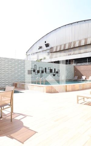 Apartamento à venda com 37m², 2 quartos e sem vagaÁrea comum - Piscina