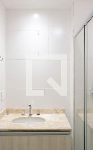 Apartamento à venda com 136m², 2 quartos e 2 vagasBanheiro da suíte