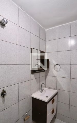 Casa à venda com 120m², 6 quartos e 1 vaga Casa à venda com 120m², 6 quartos e 1 vagaBanheiro 2