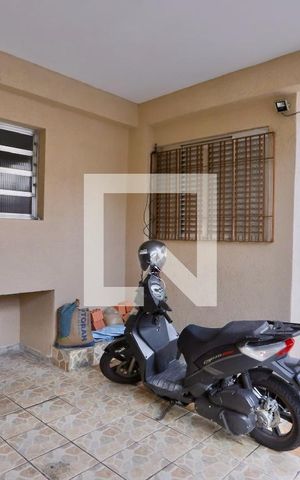 Casa à venda com 120m², 6 quartos e 1 vaga Casa à venda com 120m², 6 quartos e 1 vagaGaragem
