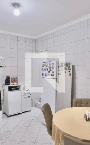Casa à venda com 120m², 6 quartos e 1 vaga Casa à venda com 120m², 6 quartos e 1 vagaCozinha 3