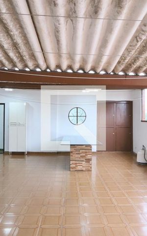 Casa à venda com 120m², 6 quartos e 1 vaga Casa à venda com 120m², 6 quartos e 1 vagaQuintal