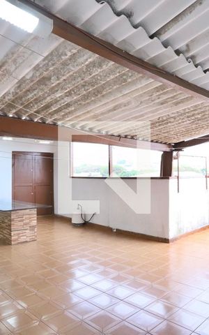 Casa à venda com 120m², 6 quartos e 1 vaga Casa à venda com 120m², 6 quartos e 1 vagaQuintal