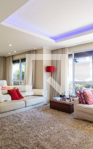 Casa de condomínio à venda com 210m², 4 quartos e 3 vagas Casa de condomínio à venda com 210m², 4 quartos e 3 vagasSala