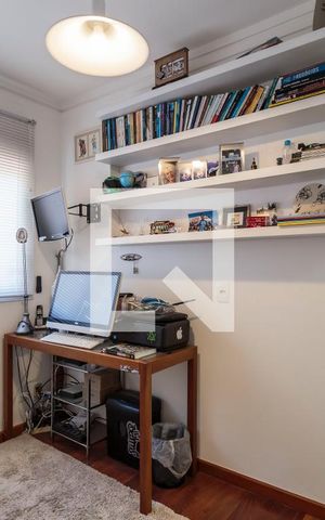 Casa de condomínio à venda com 210m², 4 quartos e 3 vagas Casa de condomínio à venda com 210m², 4 quartos e 3 vagasEscritório