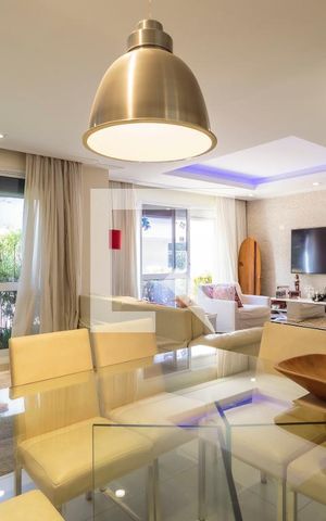 Casa de condomínio à venda com 210m², 4 quartos e 3 vagas Casa de condomínio à venda com 210m², 4 quartos e 3 vagasSala