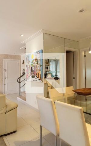 Casa de condomínio à venda com 210m², 4 quartos e 3 vagas Casa de condomínio à venda com 210m², 4 quartos e 3 vagasSala