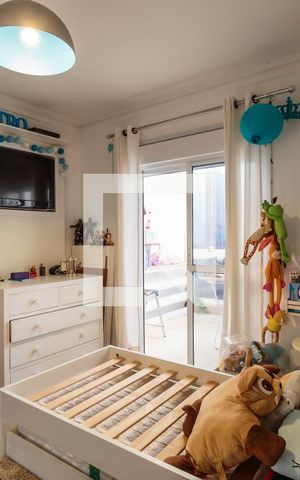 Casa de condomínio à venda com 210m², 4 quartos e 3 vagas Casa de condomínio à venda com 210m², 4 quartos e 3 vagasSuíte 2