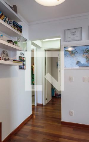 Casa de condomínio à venda com 210m², 4 quartos e 3 vagas Casa de condomínio à venda com 210m², 4 quartos e 3 vagasEscritório