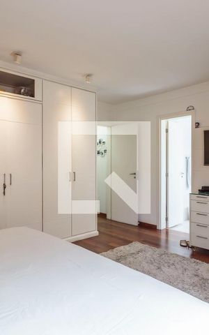 Casa de condomínio à venda com 210m², 4 quartos e 3 vagas Casa de condomínio à venda com 210m², 4 quartos e 3 vagasSuíte 4