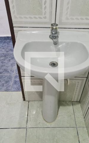 Casa para alugar com 25m², 1 quarto e 1 vaga Casa para alugar com 25m², 1 quarto e 1 vagaBanheiro