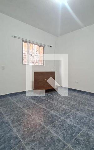 Casa para alugar com 25m², 1 quarto e 1 vaga Casa para alugar com 25m², 1 quarto e 1 vagaSala