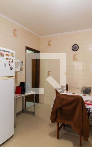 Casa à venda com 117m², 4 quartos e 1 vaga Casa à venda com 117m², 4 quartos e 1 vagaCozinha