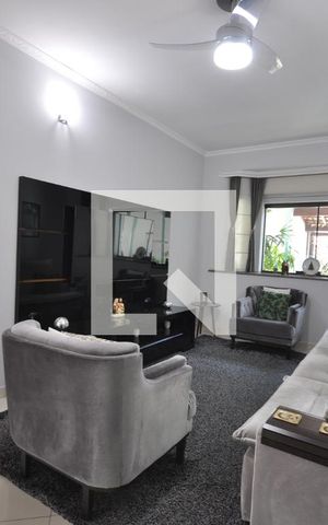 Casa à venda com 220m², 3 quartos e 4 vagasSala