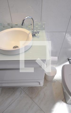 Casa à venda com 220m², 3 quartos e 4 vagasBanheiro da Suíte 2