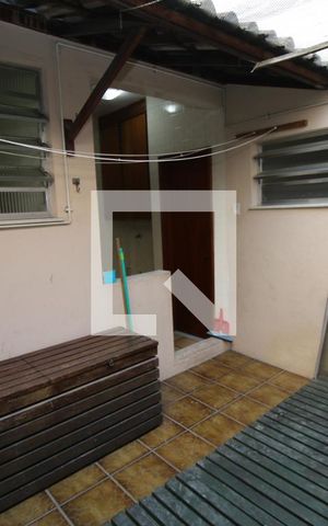 Apartamento à venda com 70m², 2 quartos e 1 vagaÁrea de Serviço