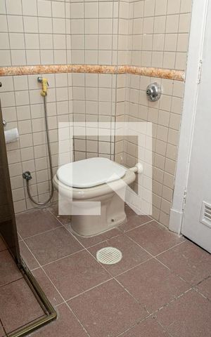 Studio à venda com 42m², 1 quarto e sem vaga Studio à venda com 42m², 1 quarto e sem vagaBanheiro