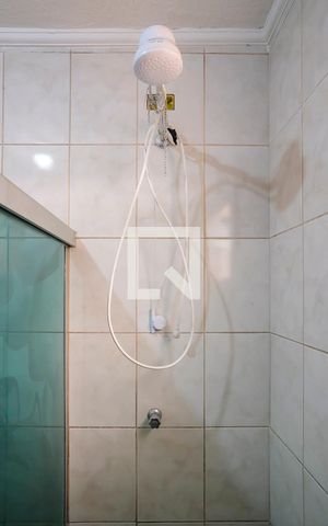 Casa à venda com 175m², 2 quartos e 3 vagasBanheiro casa 1