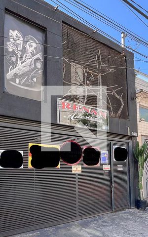 Casa à venda com 175m², 2 quartos e 3 vagasFachada + plaquinha