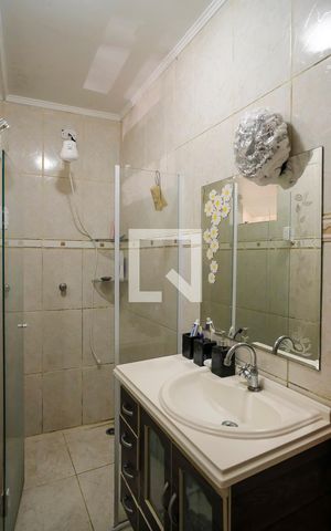 Casa à venda com 175m², 2 quartos e 3 vagasBanheiro casa 2