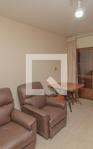 Casa à venda com 310m², 5 quartos e 7 vagas Casa à venda com 310m², 5 quartos e 7 vagasSala