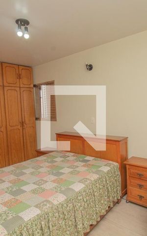 Casa à venda com 310m², 5 quartos e 7 vagas Casa à venda com 310m², 5 quartos e 7 vagasQuarto 2