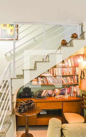 Casa à venda com 110m², 3 quartos e 3 vagasSala