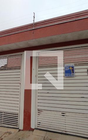 Casa à venda com 110m², 3 quartos e 3 vagas Casa à venda com 110m², 3 quartos e 3 vagasFachada