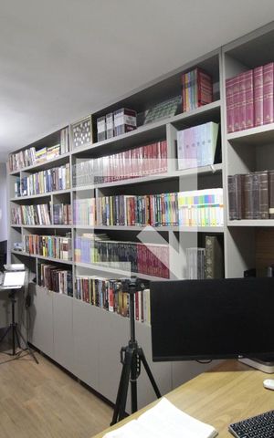 Casa para alugar com 260m², 4 quartos e 3 vagasEscritório