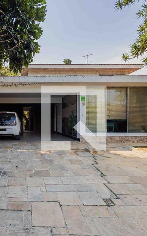 Casa à venda com 690m², 4 quartos e 5 vagasGaragem