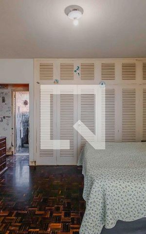 Casa à venda com 690m², 4 quartos e 5 vagasSuíte