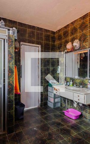 Casa à venda com 690m², 4 quartos e 5 vagasBanheiro da Suíte