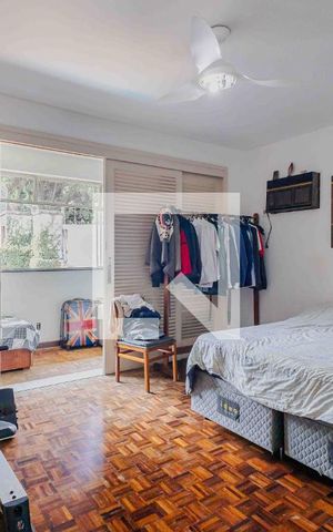 Casa à venda com 690m², 4 quartos e 5 vagasQuarto 2