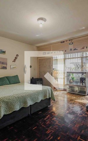 Casa à venda com 690m², 4 quartos e 5 vagasSuíte