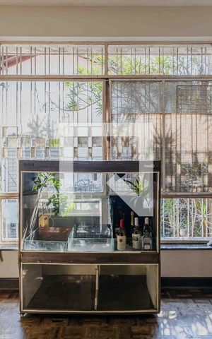 Casa à venda com 690m², 4 quartos e 5 vagasSuíte