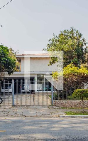Casa à venda com 690m², 4 quartos e 5 vagasFachada