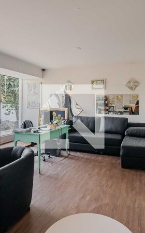Casa à venda com 690m², 4 quartos e 5 vagasEscritório 1
