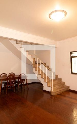 Casa para alugar com 287m², 3 quartos e 2 vagas Casa para alugar com 287m², 3 quartos e 2 vagasSala