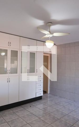 Casa à venda com 236m², 3 quartos e 6 vagasCopa