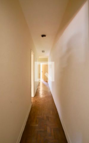 Casa à venda com 236m², 3 quartos e 6 vagasBanheiro 1