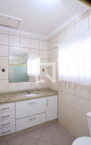 Casa à venda com 236m², 3 quartos e 6 vagasBanheiro 1