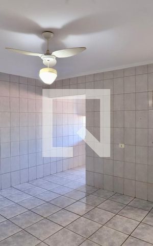 Casa à venda com 236m², 3 quartos e 6 vagasCopa