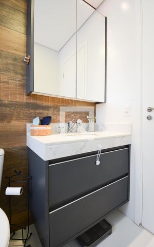 Apartamento para alugar com 94m², 3 quartos e 2 vagas Apartamento para alugar com 94m², 3 quartos e 2 vagasBanheiro da Suíte