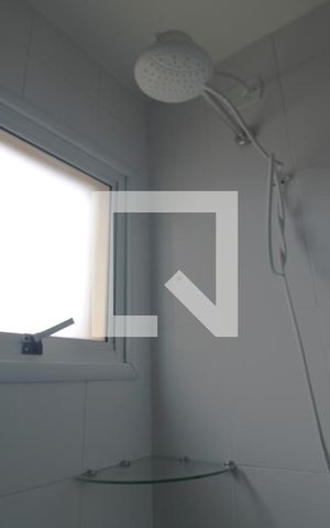 Apartamento para alugar com 42m², 2 quartos e 1 vagaChuveiro