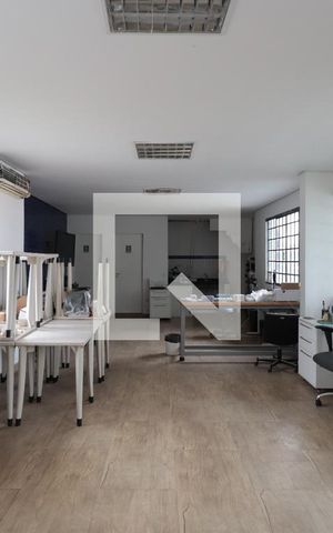 Casa à venda com 950m², 7 quartos e 1 vaga Casa à venda com 950m², 7 quartos e 1 vagaQuarto 5 - Suíte