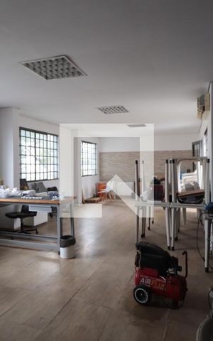 Casa à venda com 950m², 7 quartos e 1 vaga Casa à venda com 950m², 7 quartos e 1 vagaQuarto 5 - Suíte