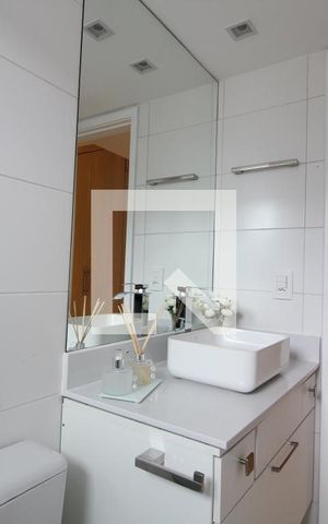 Apartamento para alugar com 70m², 2 quartos e 1 vagaQuarto 2 - Banheiro da Suíte