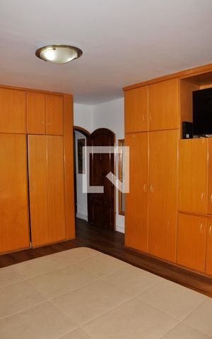 Casa para alugar com 168m², 3 quartos e 7 vagasDetalhe Quarto 01 com Suíte